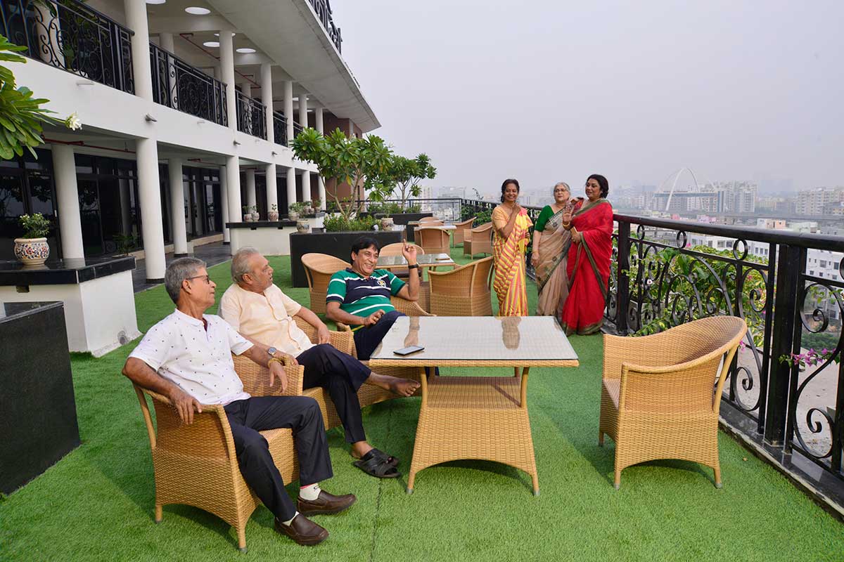 snehodiya balcony